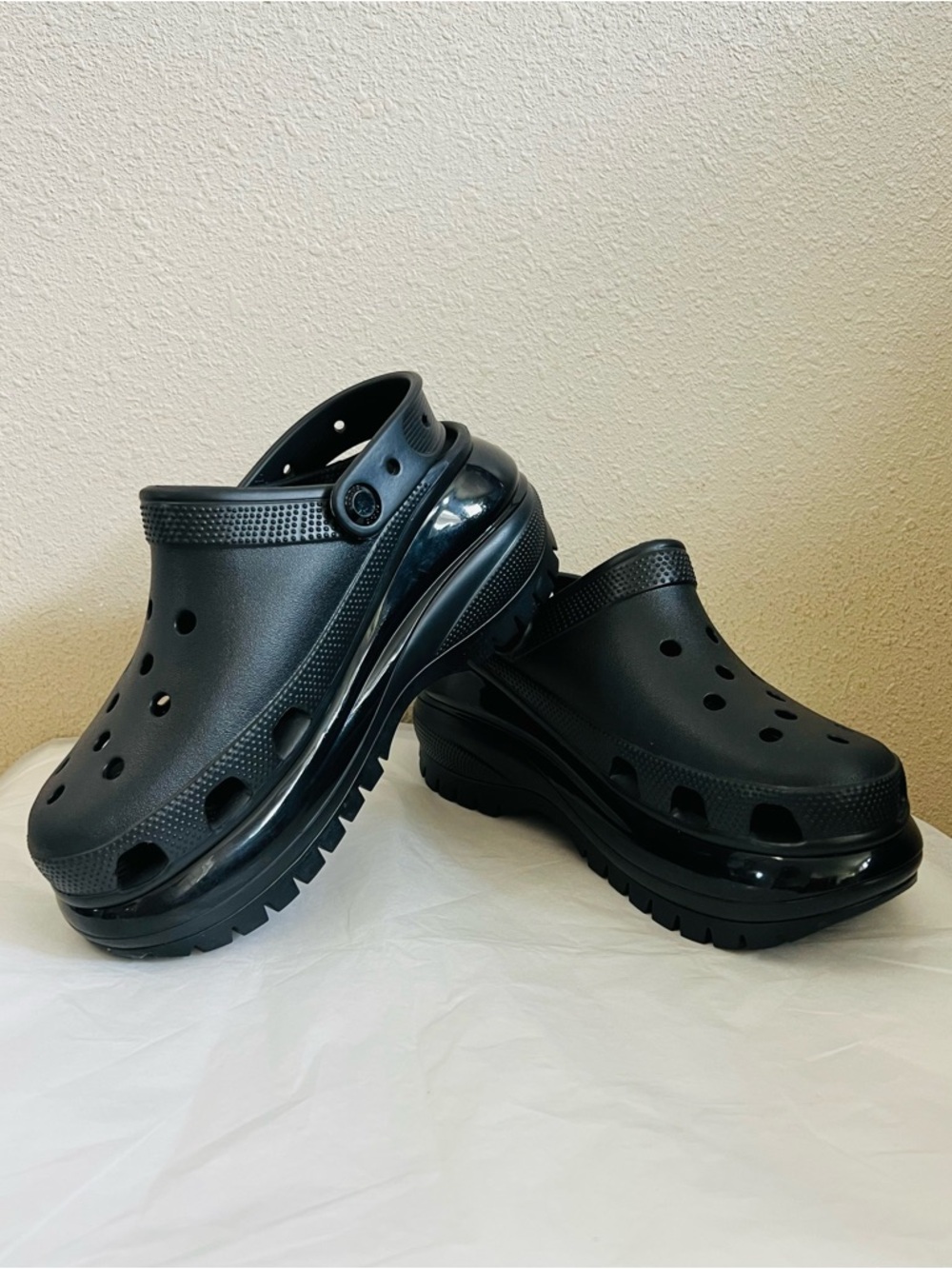 CROCS Platform Clogs in Black